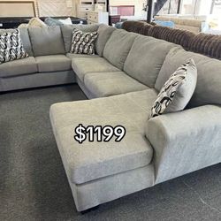 U Shape Sectional. 🚚WE DELIVER🚚