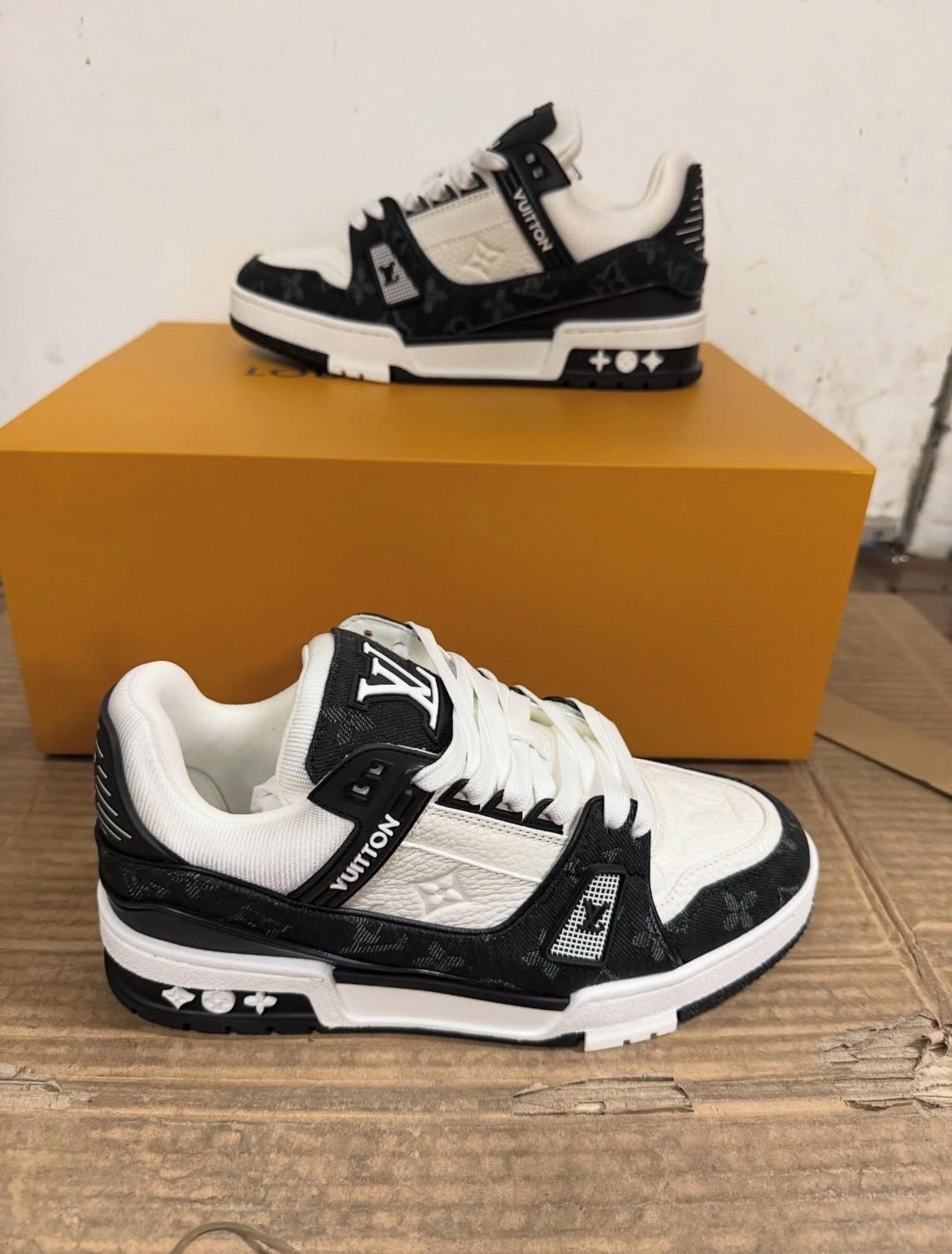 Sneakers