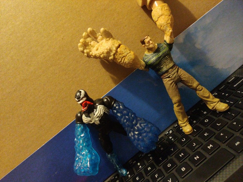 Water Venom Meets Sandman 4" Figs