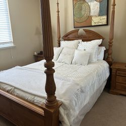 Four Poster Queen Size Bed
