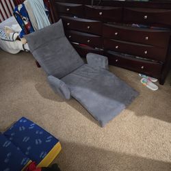 Floor Chair/recliner 