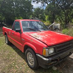 Mazda Pick Up B2000. 1986