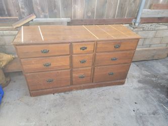 Dresser