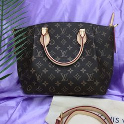 Louis Vuitton, Bags, Authentic Louis Vuitton Turenne Mm