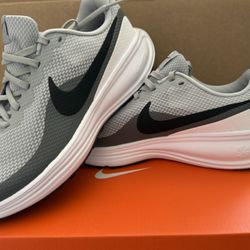 Men's Revolution 8 Size 8M/10.5W.  65 