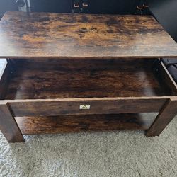 Lift-Up Coffee Table With Storage 