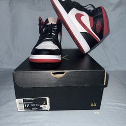 Jordan 1 Mid Top 