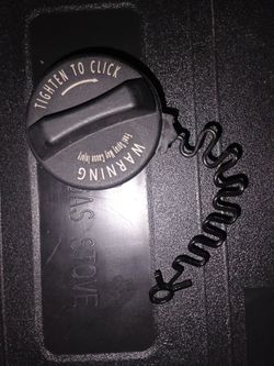 UNIVERSAL CAR GAS CAP (NEW)