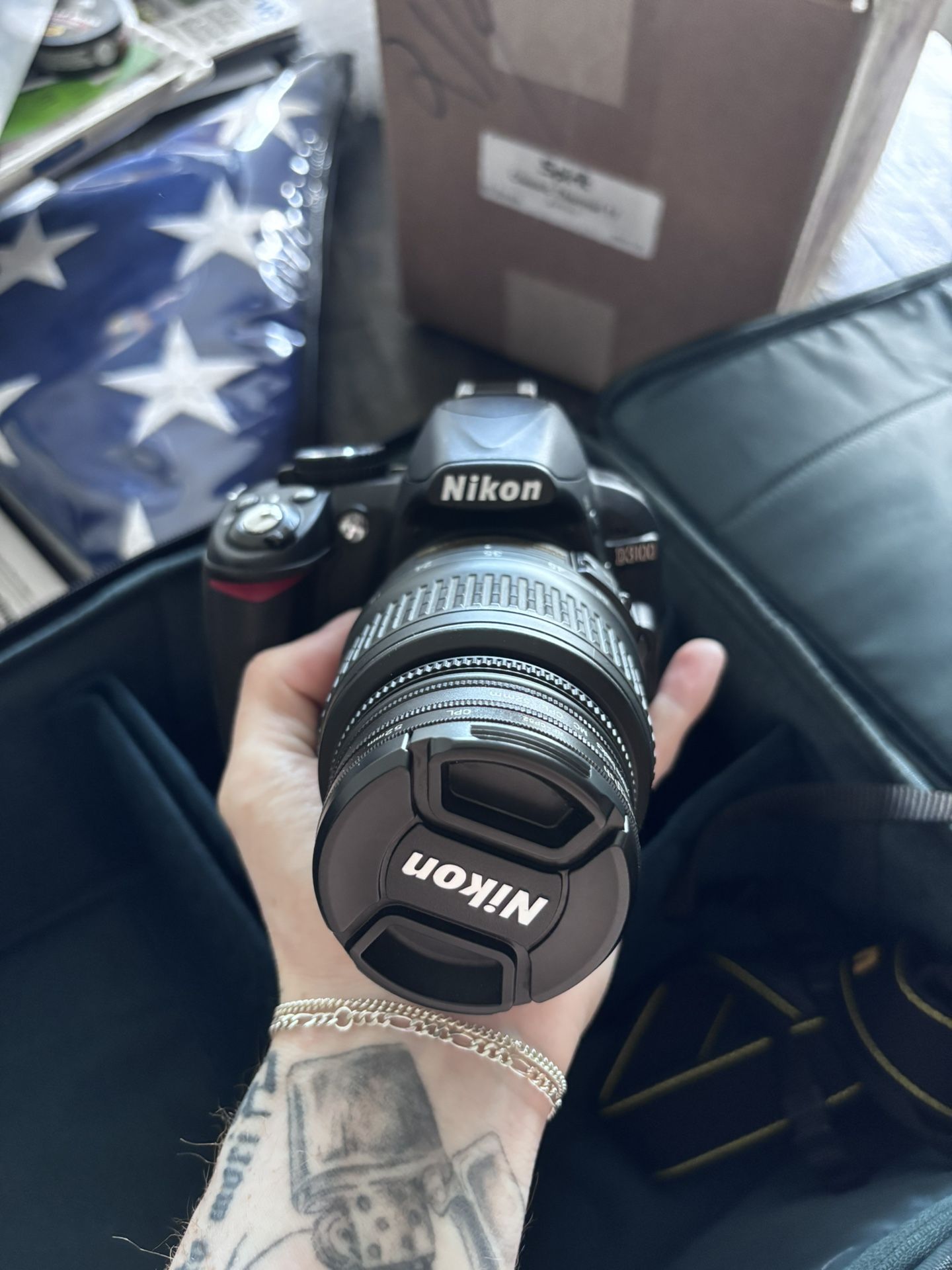 Nikon D3100 + Accessories