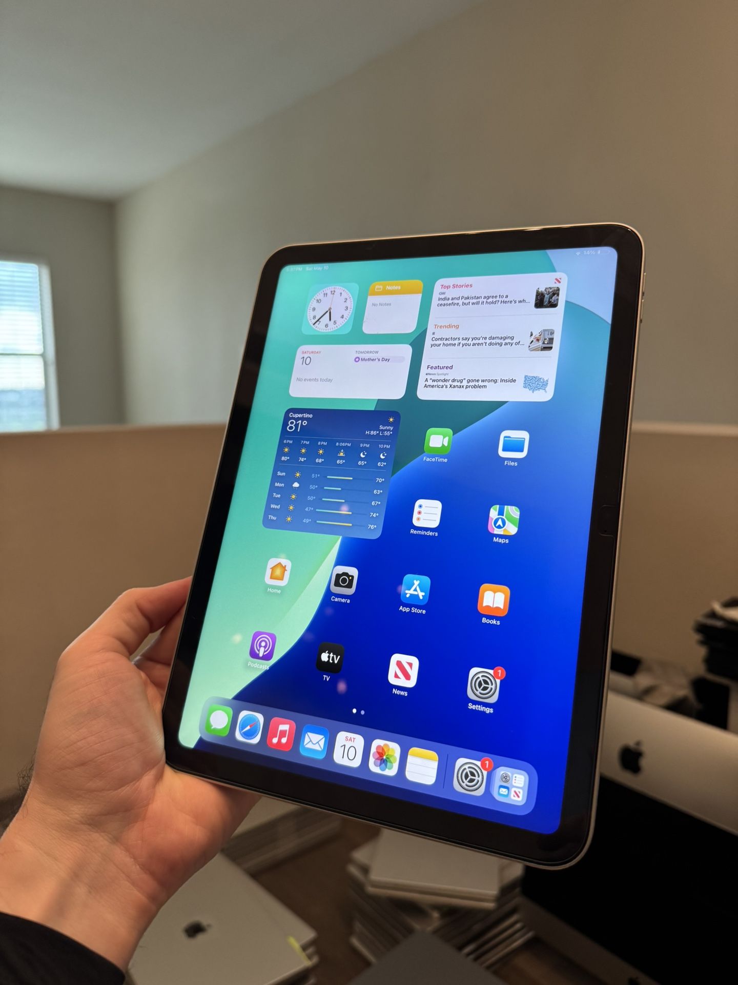 Apple iPad 10th gen 64GB WiFi! Like new!