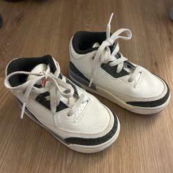 Boys Jordan Sneakers