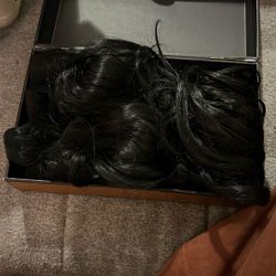 Hair Extensions: 22 Inches, 240 Grams 