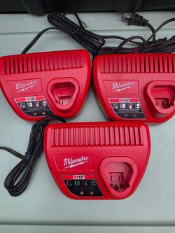 Milwaukee M12 Battery Charger