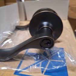Defiant Naples Aged Bronze Keyed Entry Door Lever MANY AVAILABLE $10 EACH
IHAVE PRIVACY AND PASSAGE  AVAILABLE 
$$10 EACH FINISH AVAILABLE  AGED BRONZ