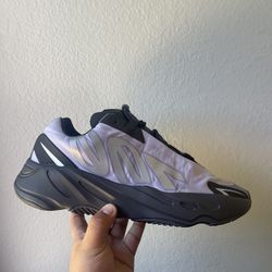 Yeezy 700 Geode  Size 12.5