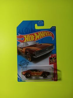 Hot Wheels HW Flames Chevy Camaro SS Die-Cast
