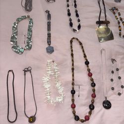24 Pieces Of Vintage Jewelry All For $10 