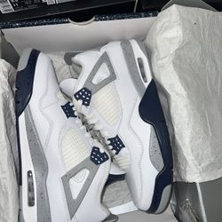 Jordan 4 Midnight Navy 
