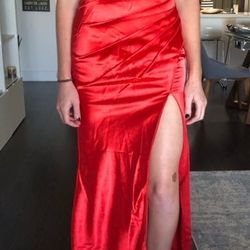 RED PROM EVENING DRESS GOWN