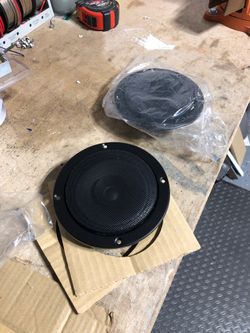 Audiovox 4.5” car speakers