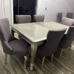 Dinning Table 