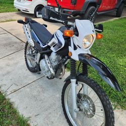 XT 250 Dirt Bike 