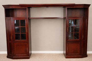 Entertainment center