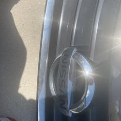 Nissan Grill 