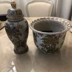 Beautiful Porcelain Vase/Flower Pot