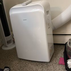 Insignia - 250 Sq Ft Portable AC 