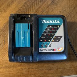 Makita Charger