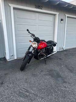 2015 Moto Guzzi V7 Stone (Gen 1) – 11,567 Miles – Clean Title