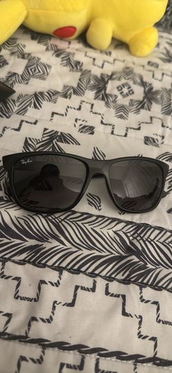RAYBANS