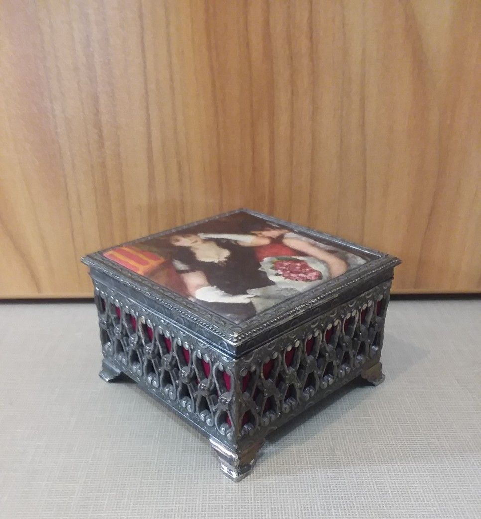 Vintage Silverplated Footed Trinket Box/Cushioned Image Lid