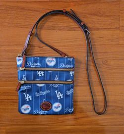 Los Angeles Dodgers Dooney And Bourke Cross Body