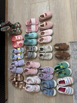 Girls toddler 5&6 size shoes