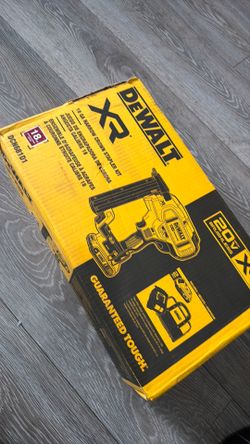 Dewalt 18 gauge Narrow crown stapler kit
