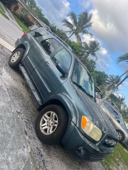 Toyota sequoia 2005