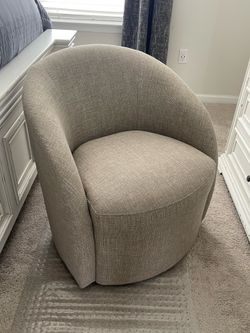 Swivel Accent Chair (Tan)