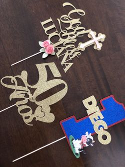 Cake topper
