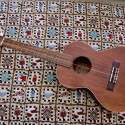 Tenor Ukulele- Lanikai S-T