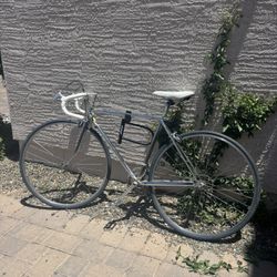 VINTAGE 1977 Schwinn Le Tour Bike 