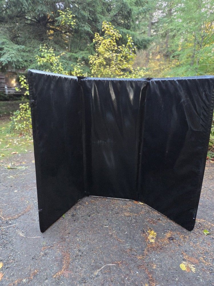 99-07 Silverado Sierra 8ft Bed Tonneau Cover.