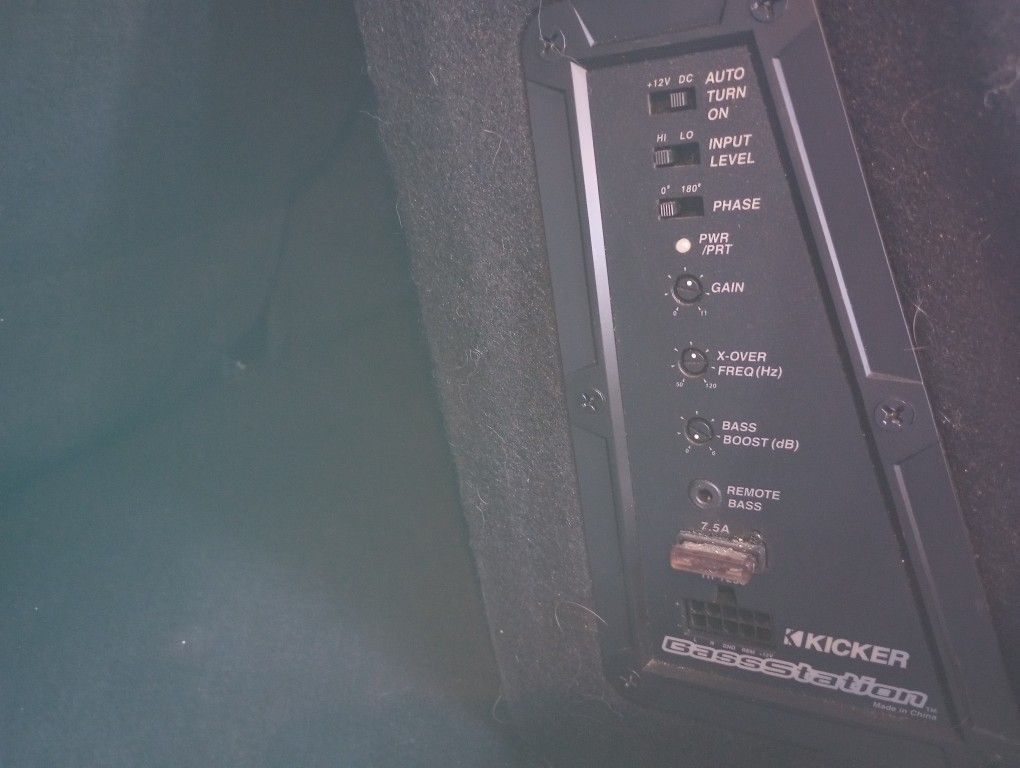 Kicker Sub With Built In Amp for Sale in Gilbert, AZ OfferUp