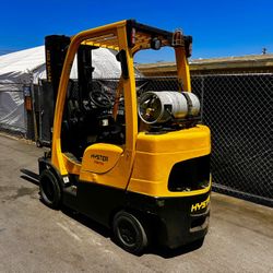 6000 Pound Capacity Hyster Forklift
