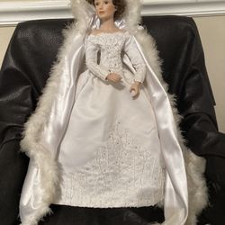 VINTAGE / RARE FIND/ ASHTON DRAKE DOLL/ A0412