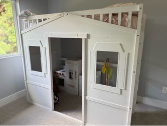 Loft bed + kitchen set