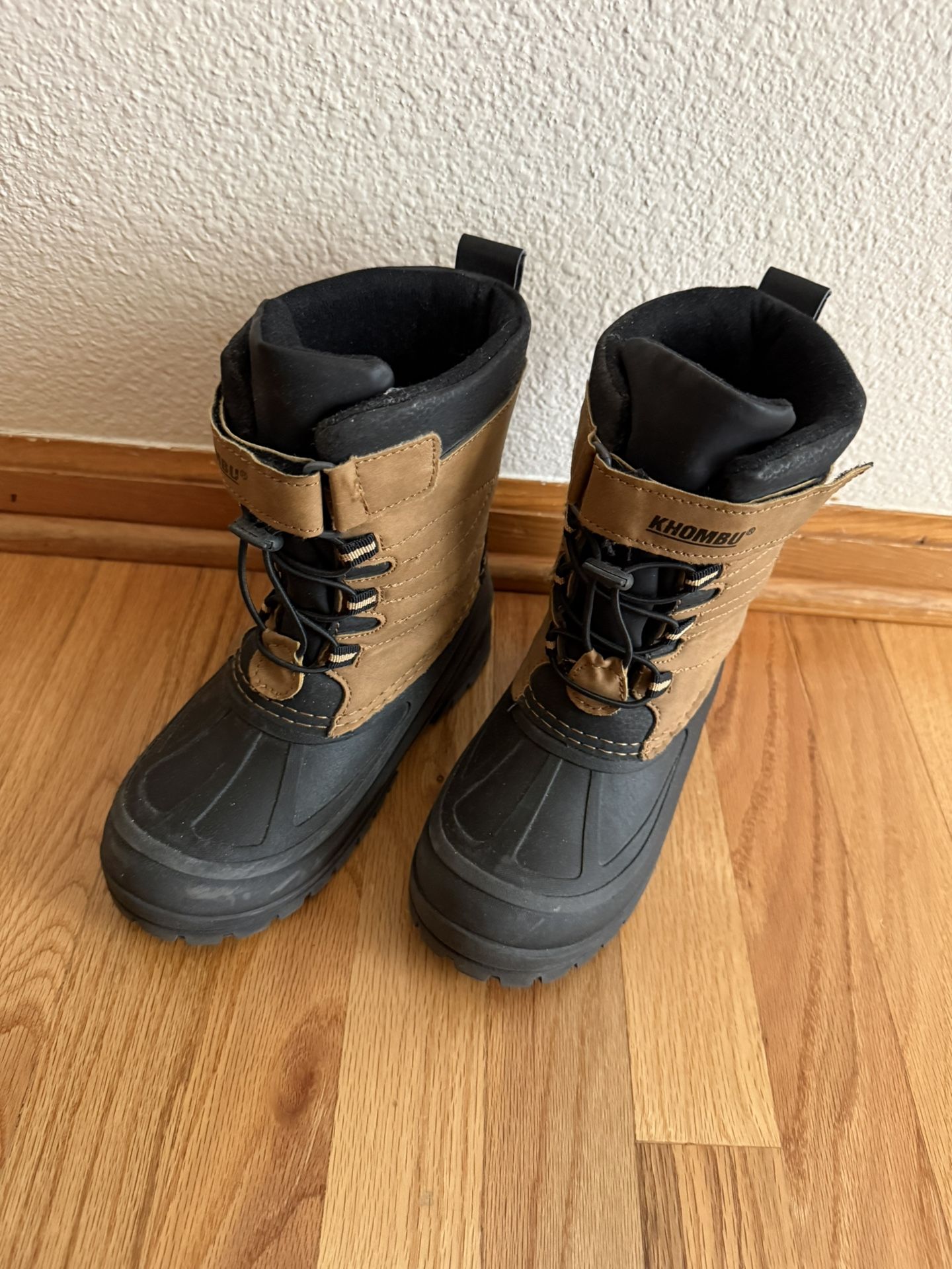 Khombu Boys Snow Boots - Size 2