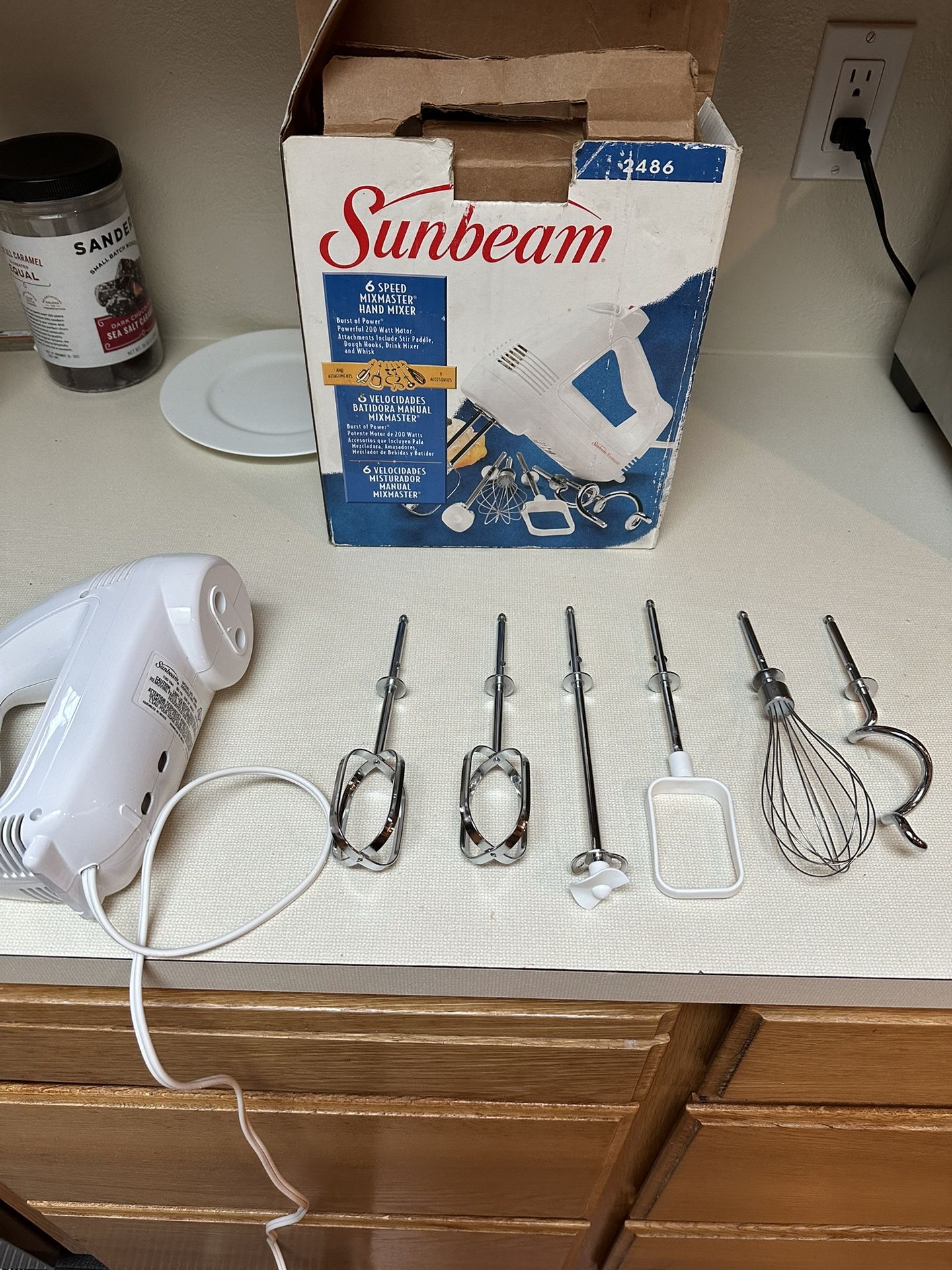 Sunbeam six speed, mixmaster hand mixer like new
