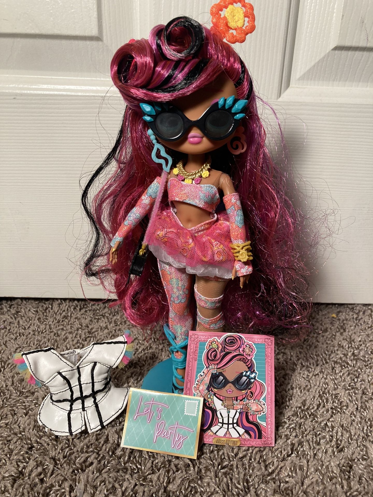LOL Surprise OMG "Miss Divine"
